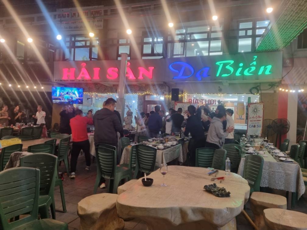 Địa chỉ nhà hàng ở đâu?